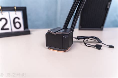 散热实力恐怖如斯，轻按默频13700K，微星M360迫击炮水冷散热器