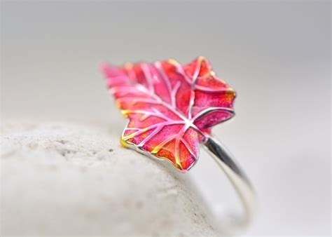 Maple Leaf Ring ApolloBox