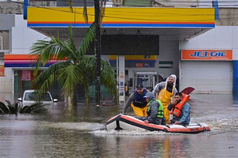 Vuelven Las Lluvias Y Se Dispara La Cifra De Evacuados Por Las