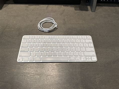 Apple Magic Keyboard (w/ Touch ID) 2023 - Silver | Reverb