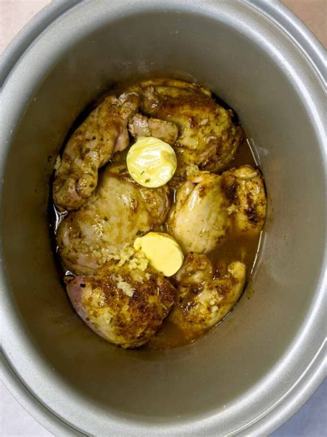 Slow Cooker Chicken Thighs - Hungry Healthy Happy