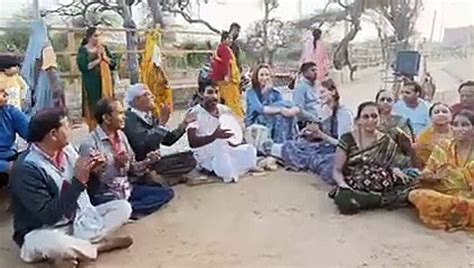 Govardhan बरज क हर ह अत पयर Braj ki Hori hai Ati Pyari