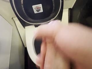 在飞机上快速射精 Pornhub Gay