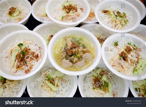 21 Fish Soto Soup With Rice Noodles Images, Stock Photos & Vectors ...