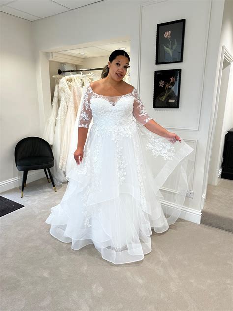 Plus Size Wedding Dresses With Color And Sleeves