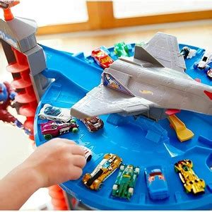 Hot Wheels Super Ultimate Garage Play Set FML03