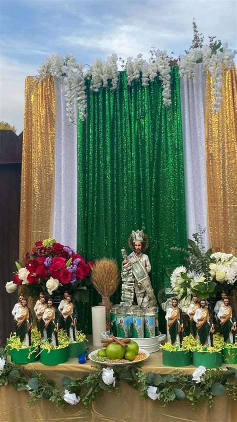 Altar A San Judas Tadeo Altar Christmas Decorations Table