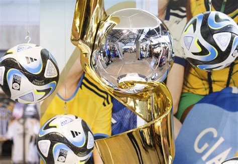 Adidas - Play Until They Can't Look Away - Dashing Group