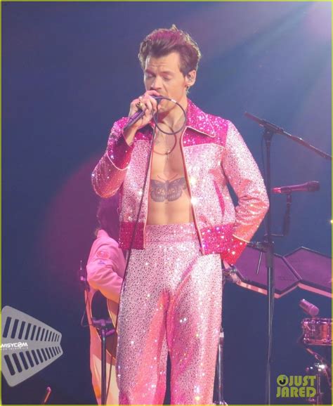 Harry Styles Hits the Stage in Pink Sequins for His Birthday Concert ...