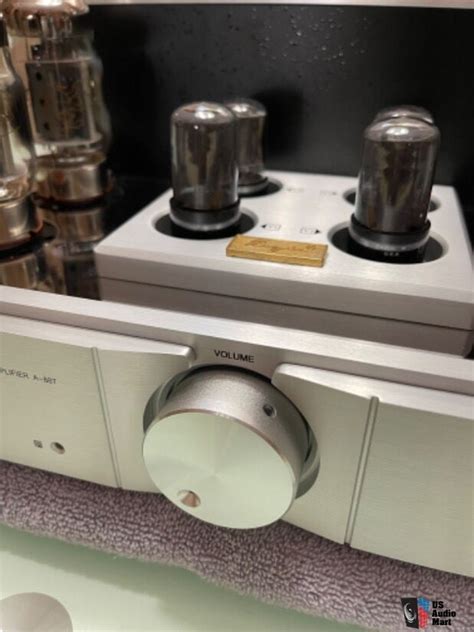 Cayin A T Vacuum Tube Integrated Amplifier With Remote Photo