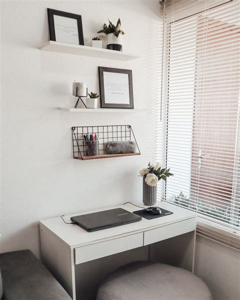 Escritório Em Casa Simples - Escritório Clean simples em casa | Espaços pequenos, Decoração de casa ...
