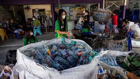 Melihat Ancaman Sampah Plastik Yang Meningkat Dalam Dua Dekade Foto