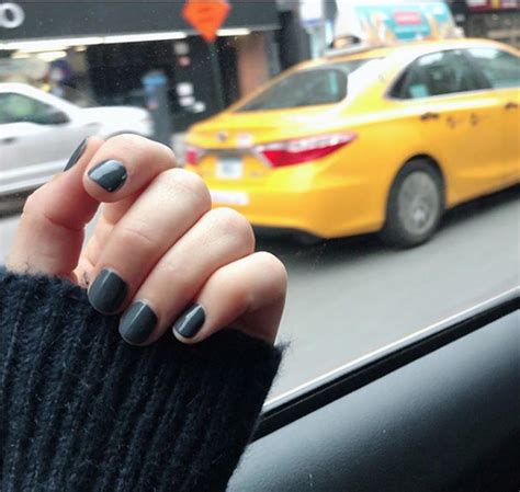 Nova tendência de unhas nude Conheça a tendência de unha nude que promete bombar CLAUDIA