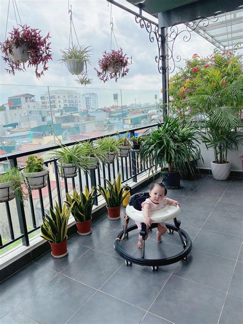 Cuối tuần của hội hot mom Nam Thương lần đầu khoe bụng bầu