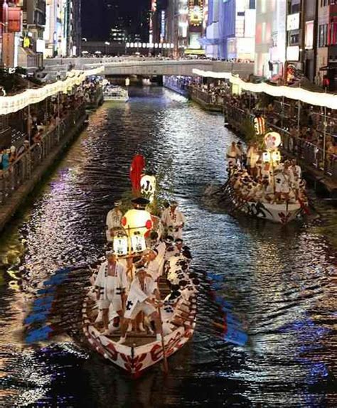 【動画】天神祭・宵宮 道頓堀に100隻のどんどこ船 法被姿の氏子「チョーイサー」 産経ニュース