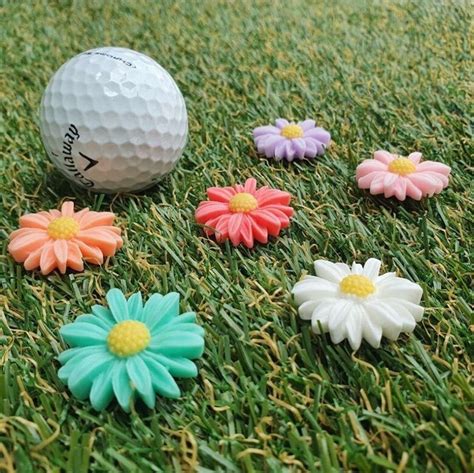 Daisy Luxury Golf Ball Marker With Magnetic Hat Clip Golf Accessories