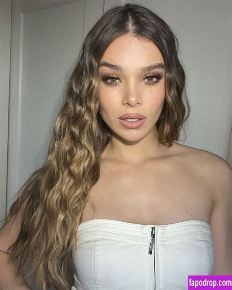 Hailee Steinfeld Haileesteinfeld Leaked Nude Photo From Onlyfans And