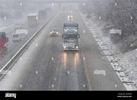 UK Weather: Doncaster, South Yorkshire - 14 January 2021 - Snow causes ...