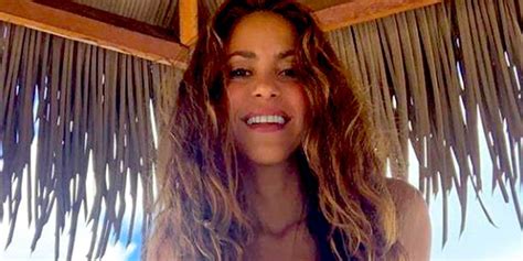La Nación Sensual Shakira diseñó y lució un diminuto bikini