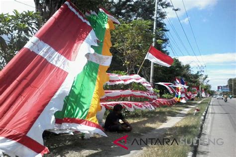 Ribuan Merah Putih Berkibar Di Sepanjang Jalan Pemangkat Antara News Kalimantan Barat