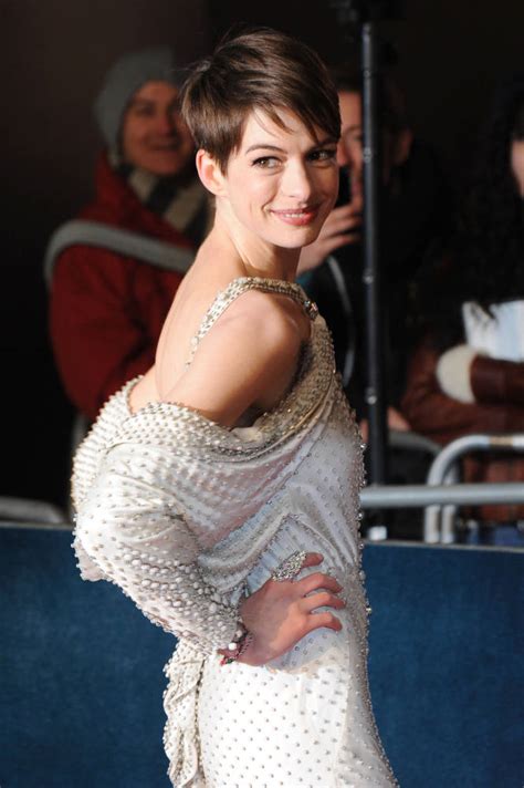 Les Misérables World Premiere 12 05 12 230 Anne Hathaway Fan