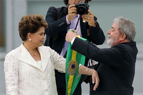 Dilma Rousseff Recebe A Faixa Presidencial De Lula Not Cias