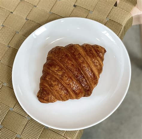 Класичний круасан - Cheese Bakery