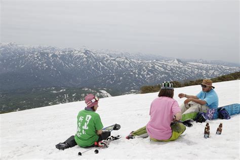 月山スキー場（月山春夏スキー）｜観光スポット（西川町・村山地方）｜やまがたへの旅 山形県の公式観光・旅行情報サイト