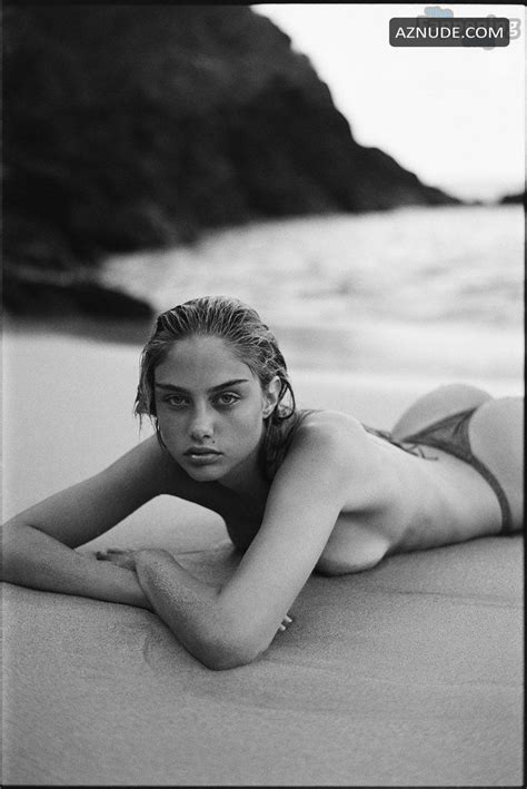 Paula Minetti Sexy And Nude Beach Photoshoot Posing Her Sensual Bikini