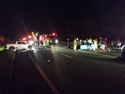 Batida Frontal Entre Carro E Caminhonete Deixa Um Morto E Dois Feridos