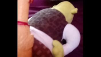 Galo e sherek fodendo em meio periodo de almoço XVIDEOS