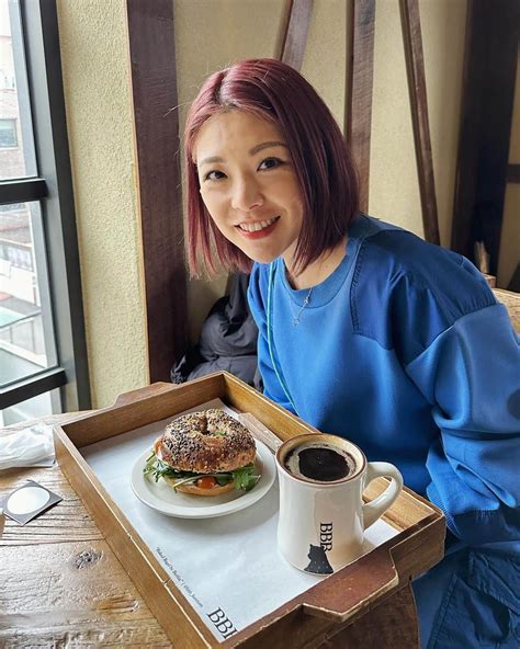 小川麻琴さんのインスタグラム写真 小川麻琴instagram「韓国の「bbb」というベーグルショップ🥯 お店には沢山のテディーベアが