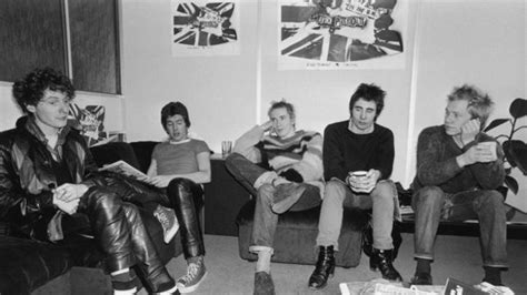 Зачем сжигать вещи Sex Pistols ценой в пять миллионов BBC News Русская служба