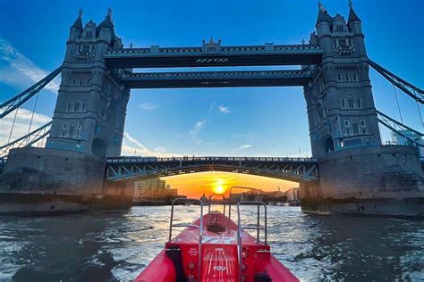 London Small Group Thames Rocket Sunset Speedboat Tour