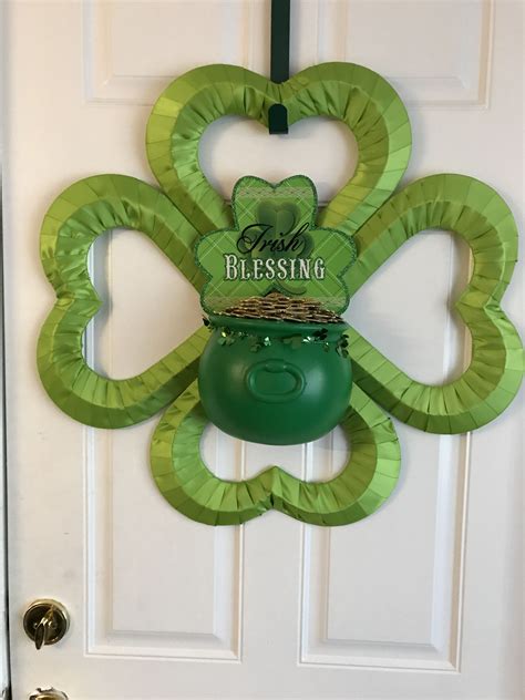 50 Stunning St Patricks Day Wreath Ideas To Bring The Charm To Your