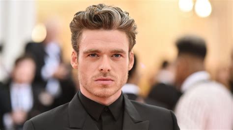 Richard Madden Volto Del Nuovo Profumo Firmato Calvin Klein Gq Italia