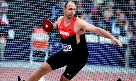 Olympic history: Men's discus - AW