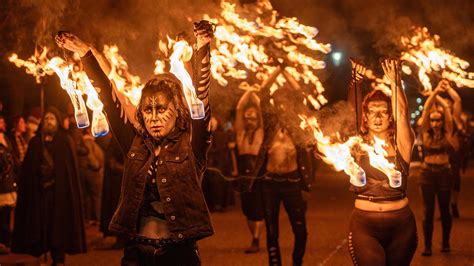 In Pictures The Samhuinn Fire Festival Bbc News