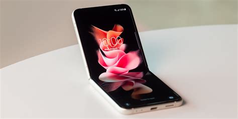 Samsung Galaxy Z Flip 3 Specs: Display, Cameras, Battery, & More