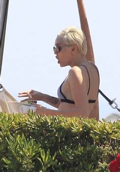Miley Cyrus Bikini In Barcelona MQ Phun Org Forum