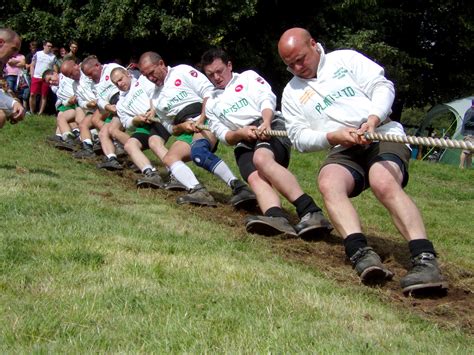 Tug of War teams pull in the crowds at Peover Hall - I Love Macc