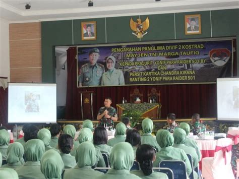 Pangdivif Kostrad Kunjungan Kerja Ke Yonif Para Raider Kostrad