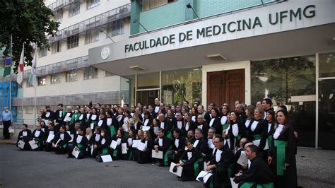 Celebra O Dos Anos De Formatura Da Turma De Medicina Marca