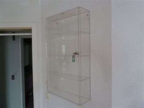 Plexiglas Vitrine Abschliessbar Kaufen Auf Ricardo