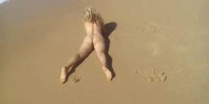 MEL NA PRAIA DO RIO DA PRATA Porn Videos