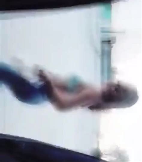 Girl Strips Naked Dances In Public ThisVid