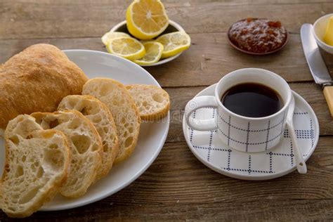 Café Con El Desayuno Del Pan Imagen de archivo Imagen de tiempo