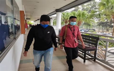 Police Sergeant Charged With Accepting Rm2500 Bribe