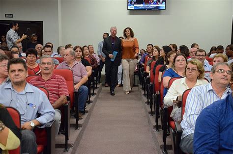 Diploma de Honra ao Mérito é entregue à FOA UNESP Academics