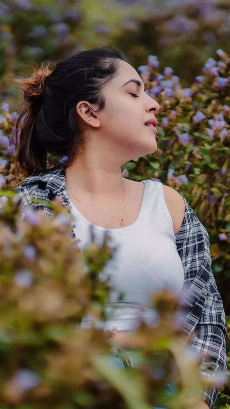 Hot Sexy Amrutha Nair Bikini Pics